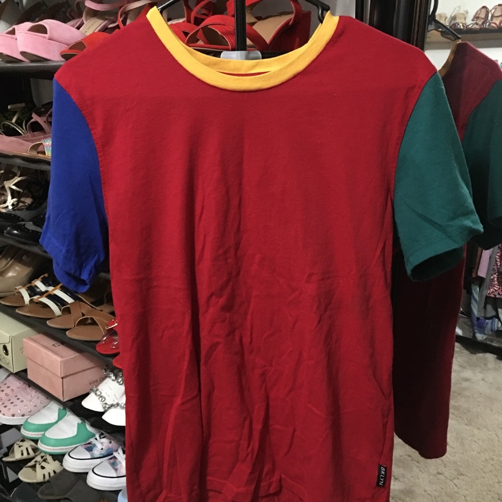 ❌SOLD❌Men’s Multi-color T-shirt